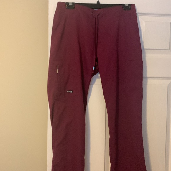 Grey’s Anatomy Scrubs - Picture 2 of 5